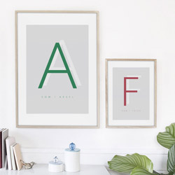 Navneplakat, som er personlig og med barnets forbogstav