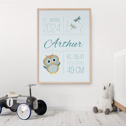 Sød personlig fødselstavle med ugle i lyseblå